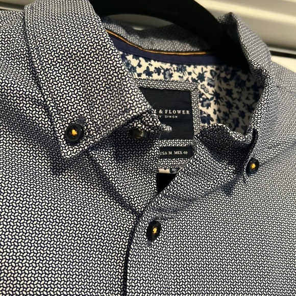 Denim & Flower navy & white pattern button down shirt, Size M - Picture 4 of 8